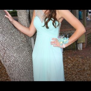 La Femme formal dress ! Perfect for prom or Mardi Gras Ball, formal events.